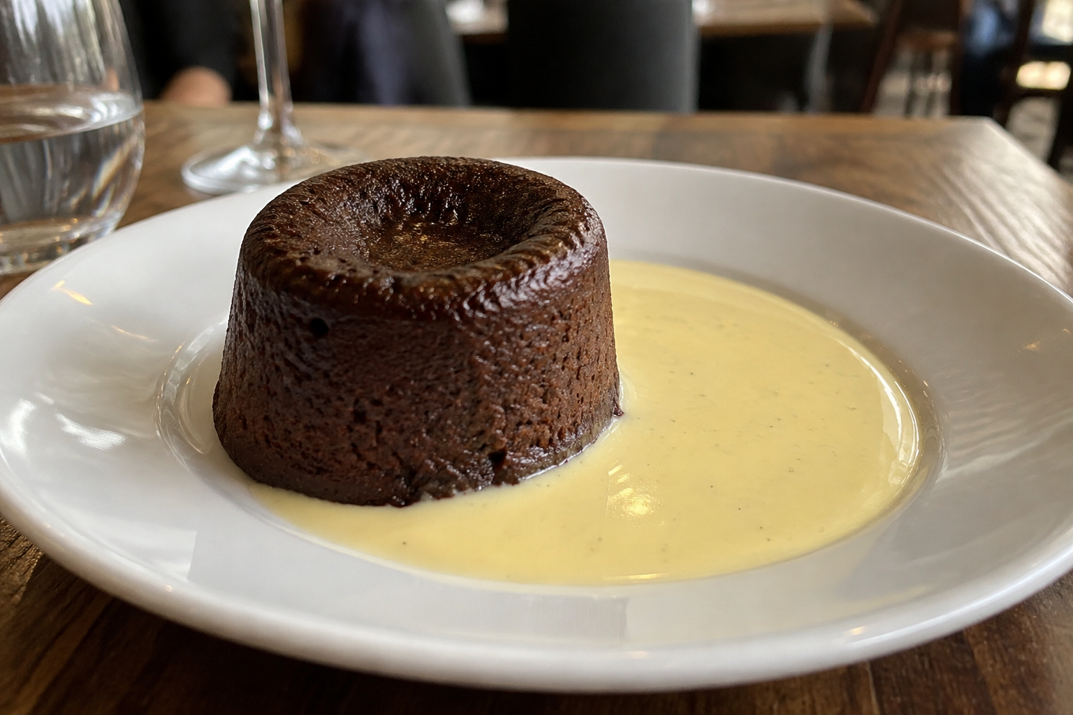 Moelleux au chocolat, accompagné de sa délicate crème anglaise.